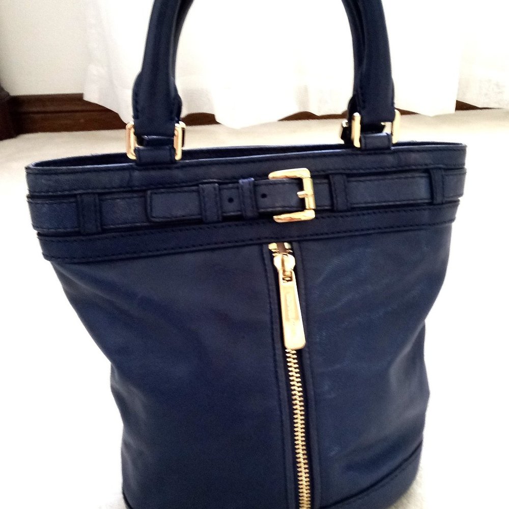 MICHAEL KORS Navy Blue Bucket Bag Kingsbury - Worn once